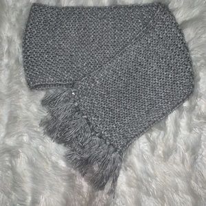Women’s Gray Winter Scarf